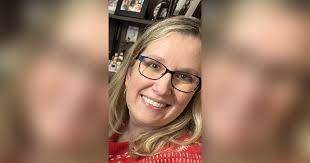 Gina Mullins's Instagram, Twitter & Facebook