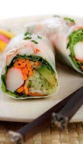 Spring rolls are a large variety of filled, rolled appetizers or dim sum found in east asian, south asian, middle eastern and southeast asian cuisine. Pin By Coco Sravi On Manger Recettes Food Workout Food Healty Food