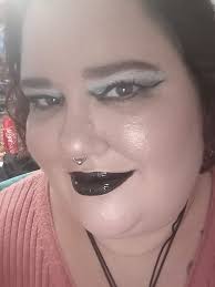 I'm so ready to get dolled up and go out 😩