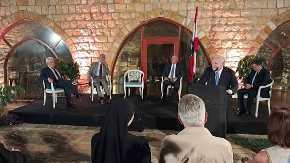 ندوة ل"منتدى فيلوكاليه للفكر اللبناني" عن كتاب فيليب سالم "لبنان والحياد الفاعل" والكلمات اكدت: طرحه يقدم نموذجاً حيوياً لاعادة بناء الدولة واستعادة دور لبنان التاريخي كجسر بين الحضارات وطنية - افتتحت جمعية