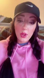 Ashley Nettleton's Instagram, Twitter & Facebook