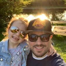 Daniel Ansell (@quelch1986)