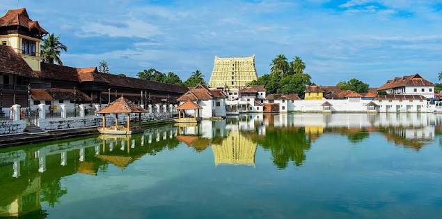 File:Thiruvananthapuram Padmanabhaswamy Temple.jpg - Wikimedia Commons