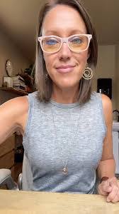 Melissa Melnik's Instagram, Twitter & Facebook