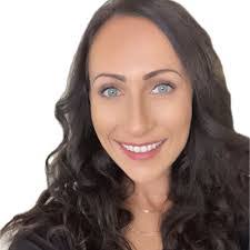 Dana Guyer's Instagram, Twitter & Facebook