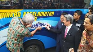 Putera mulya trans jawa menyediakan layanan bus berkualitas yang melayani sejumlah rute antar kota. Bus Trans Semarang Kini Bertenaga Gas Dari Jepang