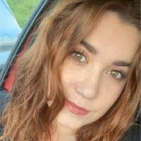 Sarah Milazzo's Instagram, Twitter & Facebook