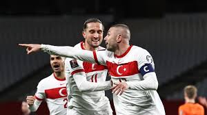 Burak yılmaz fenerbahçe ile 4 yıllık bir sözleşme imzaladı. Qtzzvrwqldjhqm