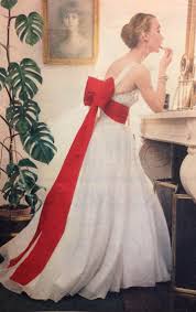 The most popular and traditional wedding dress color for a bride is white. Jeanne Lanvin Castillo 1952 White Organdy Silk Gown Dress With A Large Red Belt Which Forms A Large Bow In Th Vintage Couture Vintage Dresses Vintage Outfits