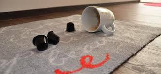 Wenn sie milchkaffee verschüttet haben, sollten sie dem wasser ein hausmittel zugeben: Kaffeeflecken Aus Dem Teppich Entfernen Wohndirect Com Heimtextilien Und Wohnaccessoires