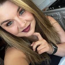 Ruth Windle's Instagram, Twitter & Facebook