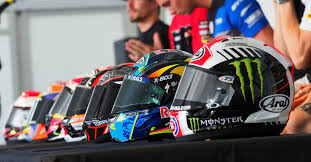 El WSBK, en alerta: la homologación FIM2 deja a muchos pilotos sin casco a  un mes del debut