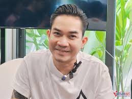 Ca sĩ Phạm Khánh Hưng: '42 tuổi rồi, tôi tranh giành gì nữa?'