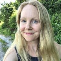 Stephanie Steiger's Instagram, Twitter & Facebook