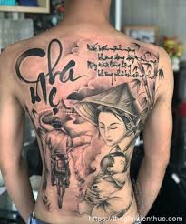 Hình xăm chữ đẹp cho nam ở lưng. 42 Hinh XÄƒm Chá»¯ Ä'áº¹p Máº«u Má»›i Nháº¥t Danh Rieng Cho Báº¡n