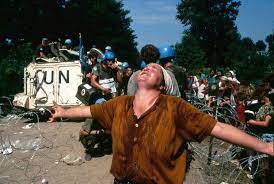 In the spring of 1992, bosnian serb troops had launched a hurricane of violence in pursuit of a racially pure statelet. Refugees From Srebrenica Tuzla 13 15 July 1995 Cvce Website