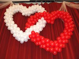21 Romantic Room Decoration Ideas Tips To Decorate Your Bedroom Valentines Balloons Decorations Valentines Balloons Balloon Decorations