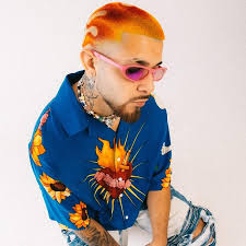 Who produced “TE ENCANTÓ” by Chris Palace?