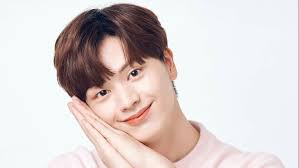 He got into cube entertainment as a trainee in 2010 and debuted as a member of btob in 2012. Btob S Sungjae Reveals Enlistment Date To Serve As A Military Band Member Annyeong Oppa