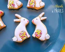 Gateau A Etages Tout Chocolat Pour Paques Biscuits Recettes De Paques Biscuit De Noel