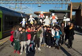 Quella di siviglia è la prima di nove centrali solari (anche di altre tipologie) in costruzione nella stessa zona, la piana di sanlucar, che nel. Il Filo Notizie Dal Mugello Per La Festa Della Toscana Una Delegazione Di Studenti Borghigiani Alla Pergola