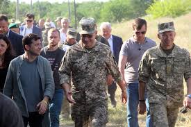Ruslan borysovych khomchak ( ukrainian: Nachalnik Genshtabu Ruslan Homchak Budemo Planuvati Novi Prohodi Vmsu Na Azov Ministerstvo Oboroni Ukrayini