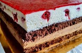 Entremet Aux Deux Mousses Chocolat Et Framboises Gateau Et Cuisine Rachida En 2020 Mousse Au Chocolat Chocolat Gateaux Et Desserts