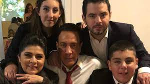 Victoria ruffo tuvo a su primer hijo con eugenio derbez, josé eduardo, quien siguió los pasos de sus padres en la actuación. Me Vale Gorro Victoria Ruffo Sobre Criticas A Sus Hijos En Instagram