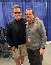 He has two older brothers, ramon and emilio, and a younger sister called renee. Charlie Sheen On Twitter 40 Years Ago Today And Yes Al Michaels I Do Believe In Miracles C