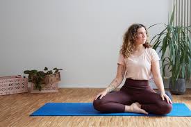 Modern yoga focuses more on physical poses, breathing techniques, and meditation. Mental Health Yoga I So Tragt Die Praxis Zu Einer Stabilen Psyche Bei
