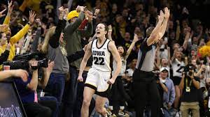 University of Iowa's Caitlin Clark breaks NCAA women's basketball scoring  record - ABC News