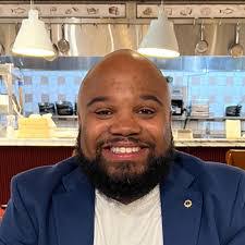 Lorenzo Webber's Instagram, Twitter & Facebook