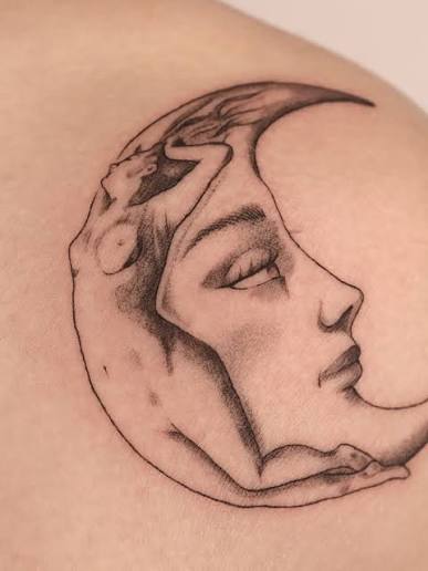 a moon with a twist 🌙✨ Done at @kingdom.tattoos - - - - - - #tattoo #tattoos #moon #fyp #feed