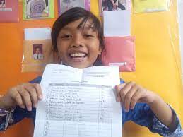 Gls (gerakan literasi sekolah) adalah kemampuan mempelajari dan memahami dengan baik melalui bermacam aktivitas, antara lain menyimak, berbicara, membaca, hingga menulis (faizah, 2016). Gerakan Literasi Sekolah Jurnal Baca Di Kelas Kami Rifanfajrin Com