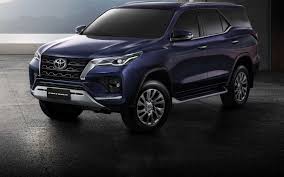 The toyota fortuner is one of the most popular big suvs in india and while its owners love it for its luxury, road presence, power. Comparison Toyota Fortuner 2021 Vs Toyota Sequoia Limited 2019 Suv Drive