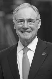 Kristofer Russell's Instagram, Twitter & Facebook