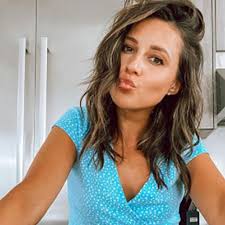 Bachelorette Katie Thurston Apologizes for 'Offensive' LGBTQ+ Instagram Post