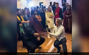 Wedding Photographer Matches Dance Steps With Guests, Hilarious Video Goes  Viral