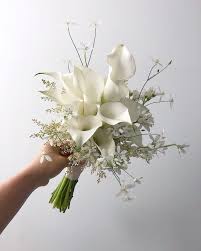 Small Flower Arrangements Wedding Bridal Bouquets Flower Arrangement In 2020 Wedding Flowers Bridal Bouquets Hand Bouquet Wedding Small Wedding Bouquets