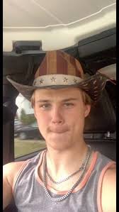 RHP Cameron Goble from @shipbaseball had his 1st day @ PVS 1/ Clearing more  degrees of freedom to decelerate is 🔑 to performance ⬆️ and shoulder  health 2/ Outside the box drill