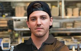 Alright Kerry Packer!' Says Guzman Employee As Customer Adds Shredded  Lettuce And Guac To Order — The Betoota Advocate