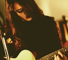 Guardo una foto di mia madre era felice avrà avuto tre anni stringeva al petto una bambola il regalo più ambito Intervista A Carmen Consoli E Il Suo Concerto A Nyc