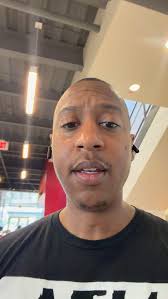 The red carpet will be rolled out.. Paparazzi will be in the bldg 📸… This  will be a NYE like none other! Come eat, drink, laugh, & party at the  @acreshomechamber with