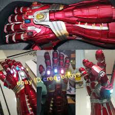 The nano gauntlet (hulk version) quarter scale collectible specially features: Kleidung Accessoires 1 1 The Avenger Hulk Infinity Gauntlet Metal Nanometer Wearable Infinity Stones Accessoires