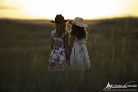 Visualizza altre idee su frasi sull'amicizia, citazioni migliore amicizia, bff quotes. Frasi Per Una Sorella Le 50 Piu Belle Da Dedicare Aforisticamente