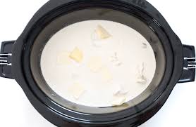 This creamy chicken alfredo casserole uses jarred alfredo sauce and pesto sauce, as well as a stir together alfredo sauce and chicken broth in another bowl. How To Make The Best Crockpot Chicken Alfredo Chef Savvy