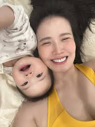 万千事物我最想自由，但比起自由我更爱你。 #raechelchong #babyrichmann #motherlove