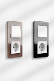 In Schwarz Braun Weiss Oder Weiteren Farben Lichtschalter Aus Glas Werden Zum Hingucker In Jeder Wohnung W Lichtschalter Steckdosen Und Lichtschalter Glas