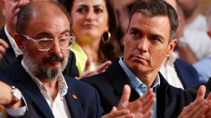 Ferraz llamó a Lambán para que rectificara sus críticas a Sánchez