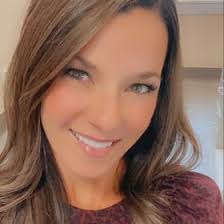 Tracy Lewandowski's Instagram, Twitter & Facebook